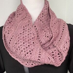 Handmade Crochet Infinity Scarf Mauve‎ Pink Open Weave Cozy Winter Accessory